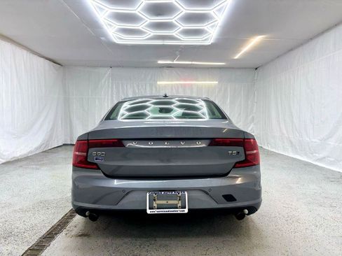 Used 2018 Volvo S90 T5 Momentum w/ Convenience Package image 4