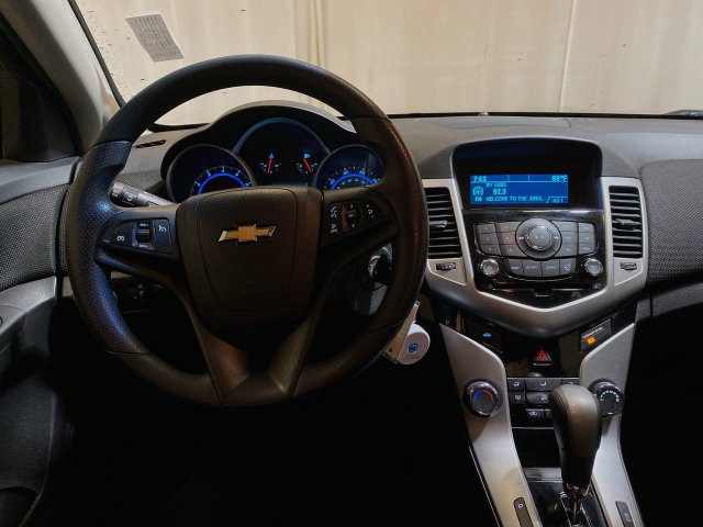 Used 2016 Chevrolet Cruze LT FWD image 14