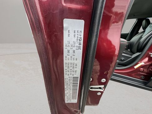 Used 2020 Jeep Cherokee Trailhawk w/ Cold Weather Group image 32