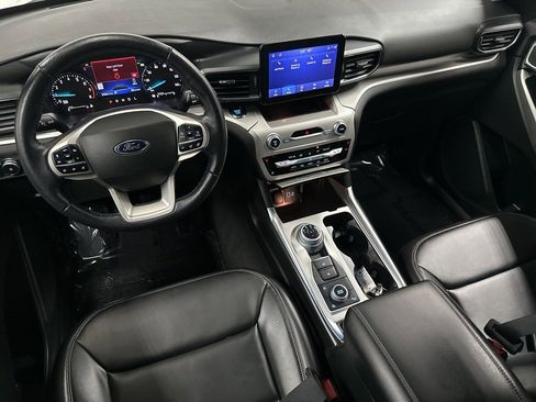 Used 2022 Ford Explorer XLT w/ Equipment Group 202A image 13