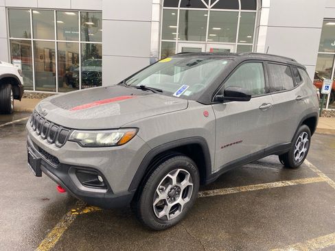 Used 2022 Jeep Compass Trailhawk w/ Trailhawk Convenience Group image 1