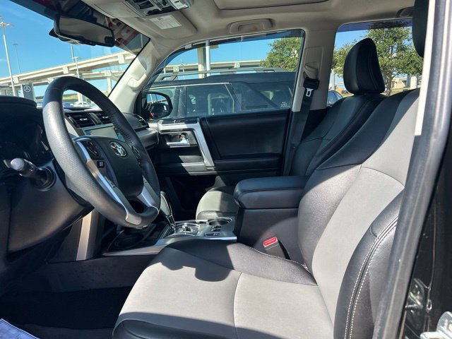 Used 2022 Toyota 4Runner SR5 Premium w/ Moonroof Package AWD/4WD image 34