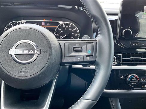 Used 2024 Nissan Pathfinder SL w/ SL Premium Package image 11