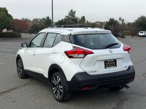 Used 2019 Nissan Kicks SV w/ Exterior Package image 3