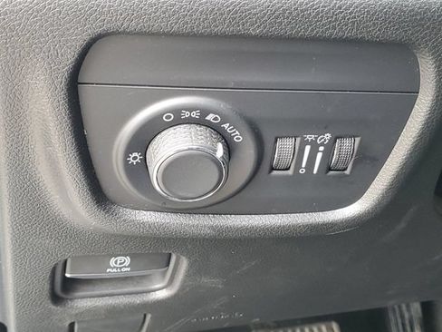 Used 2023 Jeep Grand Cherokee L Laredo AWD/4WD image 9