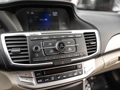 Used 2014 Honda Accord LX image 25