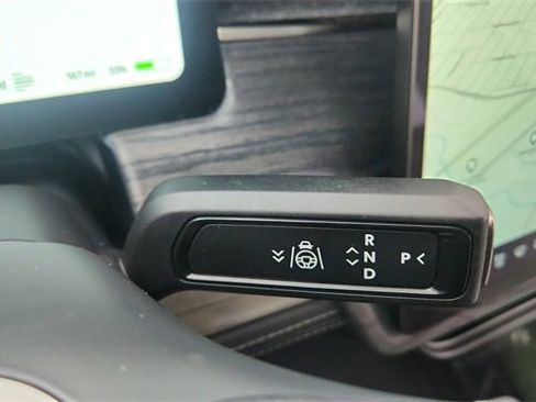 Used 2023 Rivian R1S Adventure image 47