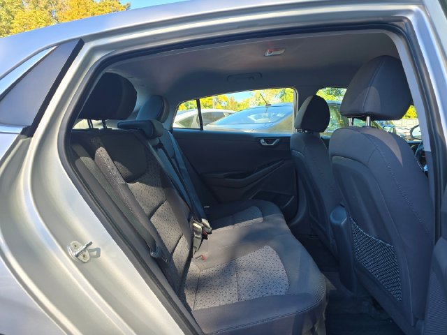 Used 2017 Hyundai Ioniq SEL FWD image 12