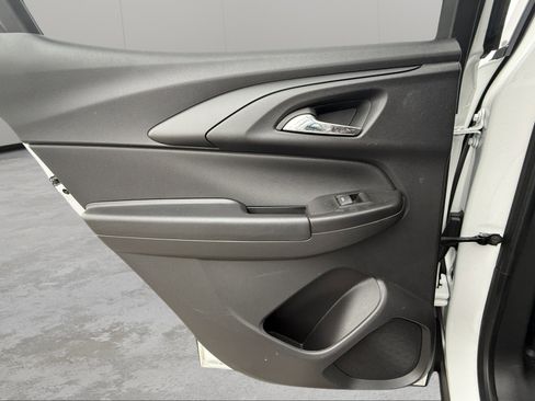 Certified 2025 Chevrolet TrailBlazer RS w/ Convenience Package image 28