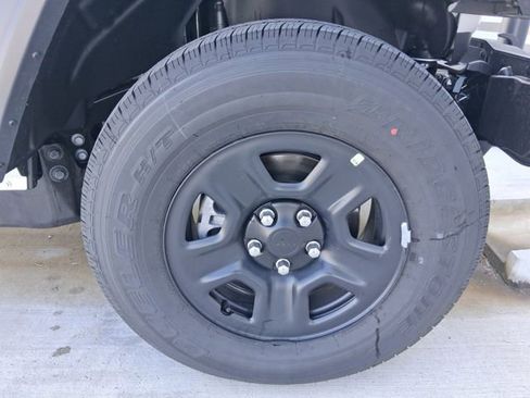 New 2026 Jeep Gladiator Sport image 12