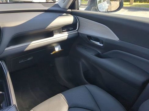 New 2026 Toyota Grand Highlander Platinum image 17