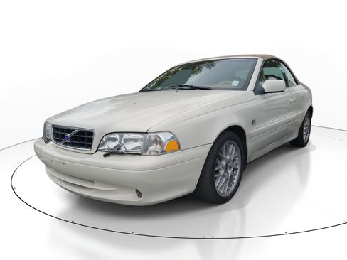 Used 2004 Volvo C70 HT image 3