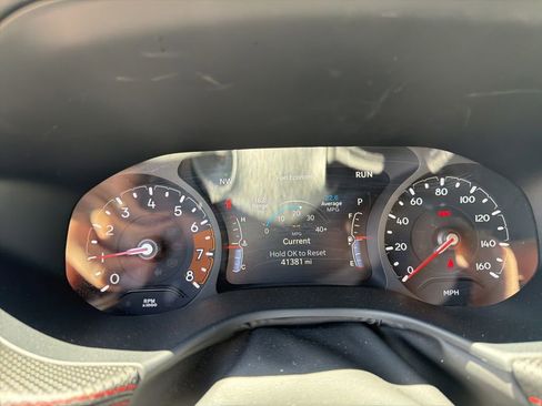 Used 2025 Jeep Compass Trailhawk AWD/4WD image 13