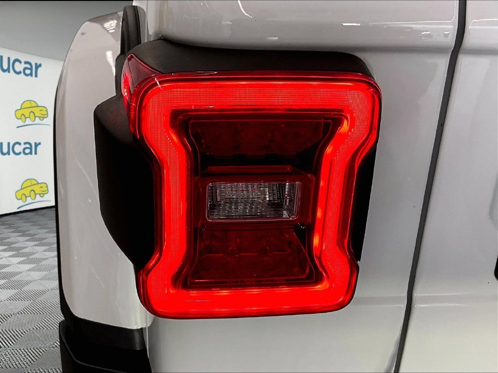 Used 2023 Jeep Wrangler Unlimited Sahara w/ LED Lighting Group AWD/4WD image 31