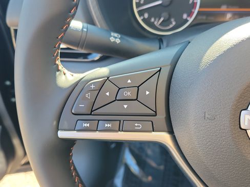 Certified 2025 Nissan Sentra SR image 27