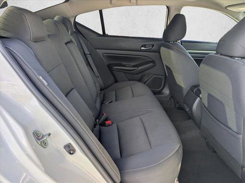 Used 2022 Nissan Altima 2.5 SV image 18