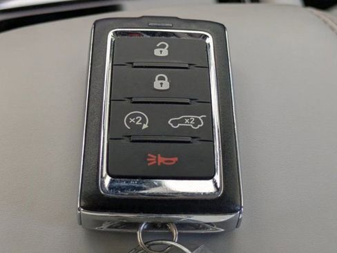 Used 2022 Jeep Grand Cherokee Overland image 33