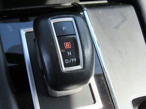 Used 2023 Mitsubishi Outlander SE image 28