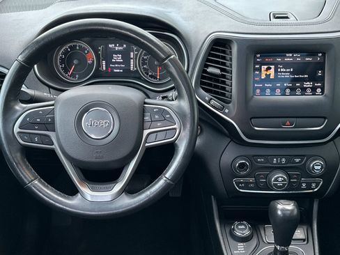 Used 2019 Jeep Cherokee Latitude Plus w/ Comfort/Convenience Group AWD/4WD image 14
