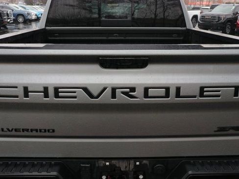 Used 2024 Chevrolet Silverado 1500 ZR2 w/ Technology Package image 8