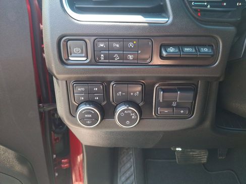 Used 2023 Chevrolet Tahoe High Country AWD/4WD image 18