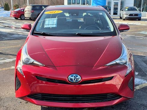 Used 2017 Toyota Prius Four image 2