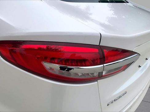Used 2020 Ford Fusion SEL FWD image 28