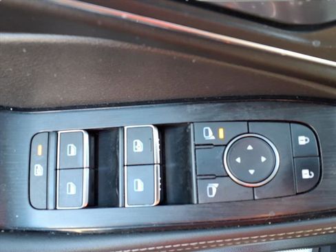 Used 2023 Nissan Rogue Platinum w/ Platinum Premium Package image 13