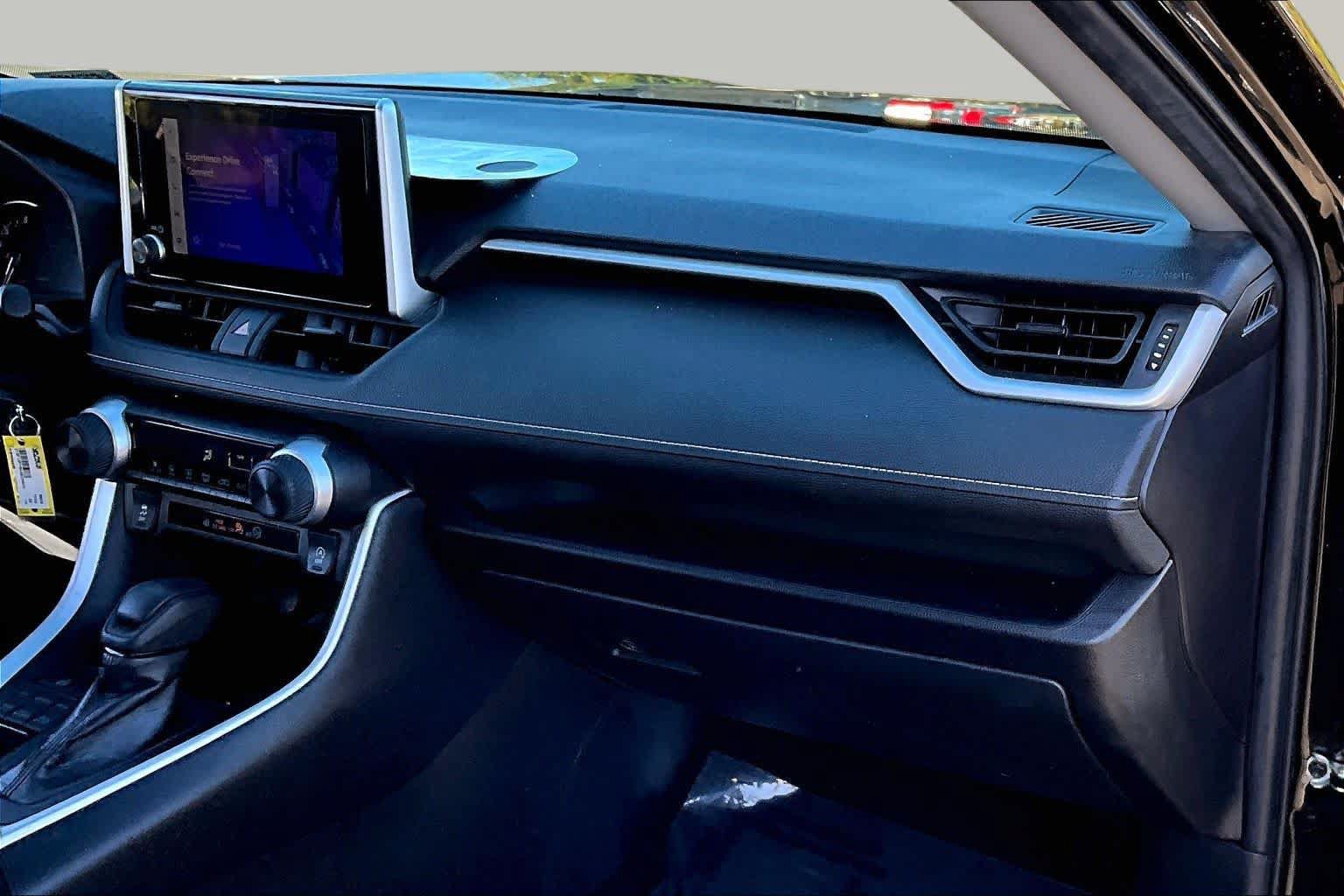 Certified 2025 Toyota RAV4 LE AWD/4WD image 18