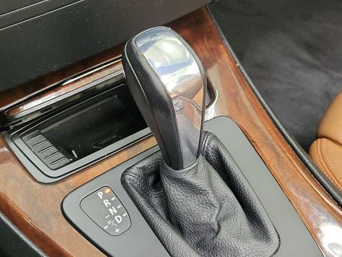 Used 2013 BMW 335i Convertible RWD image 27