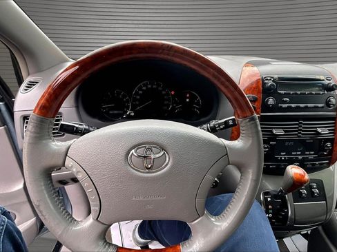 Used 2006 Toyota Sienna XLE Limited AWD/4WD image 8