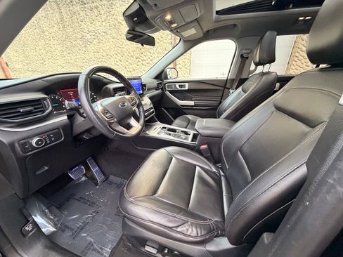 Used 2021 Ford Explorer XLT w/ Equipment Group 202A image 24