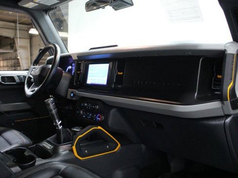 Used 2022 Ford Bronco Badlands image 23