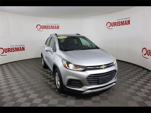 Used 2020 Chevrolet Trax LT w/ LT Convenience Package image 15