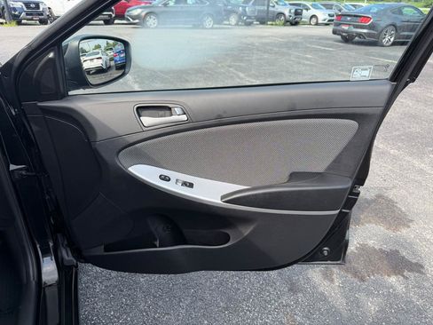 Used 2014 Hyundai Accent GS FWD image 20
