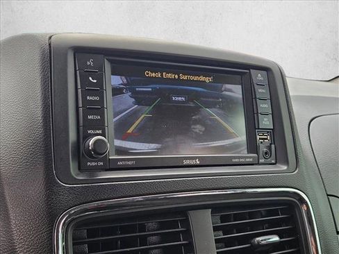 Used 2019 Dodge Grand Caravan SE w/ UConnect Hands-Free Group FWD image 14
