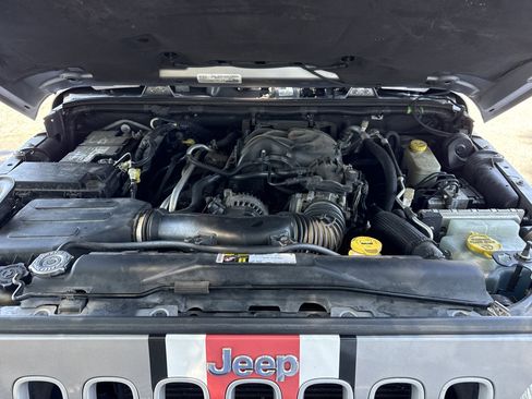 Used 2016 Jeep Wrangler Unlimited Sahara w/ Max Tow Package image 29