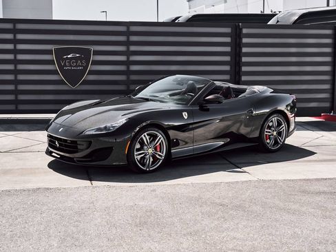 Used 2020 Ferrari Portofino RWD image 5