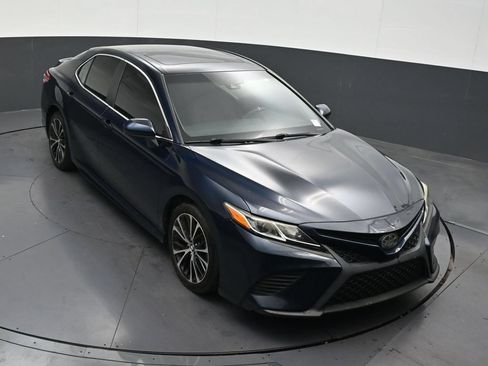 Used 2018 Toyota Camry SE w/ Moonroof Package FWD image 21