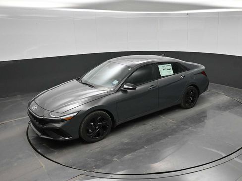 New 2026 Hyundai Elantra SEL Sport FWD image 27
