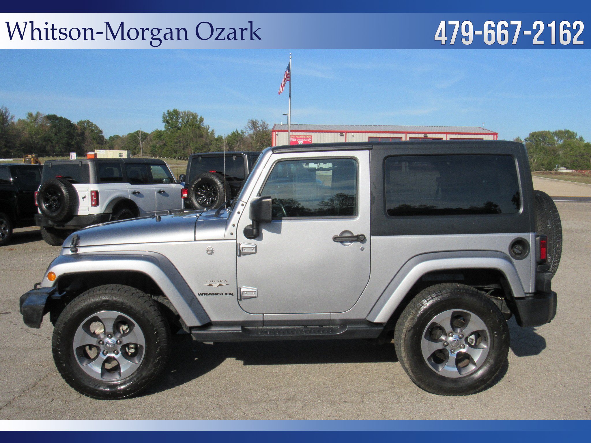 Used 2016 Jeep Wrangler Sahara w/ Connectivity Group AWD/4WD image 6