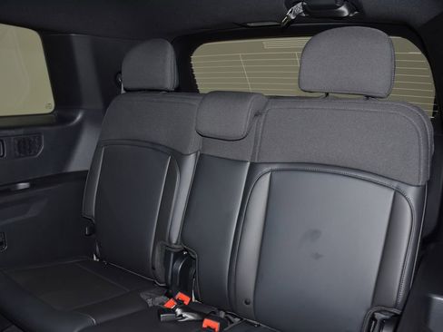 New 2027 Kia Telluride S image 25