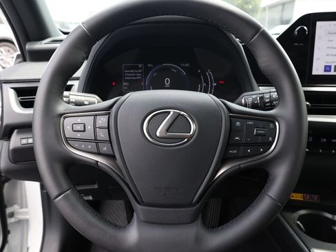 Used 2025 Lexus UX 300h FWD image 31