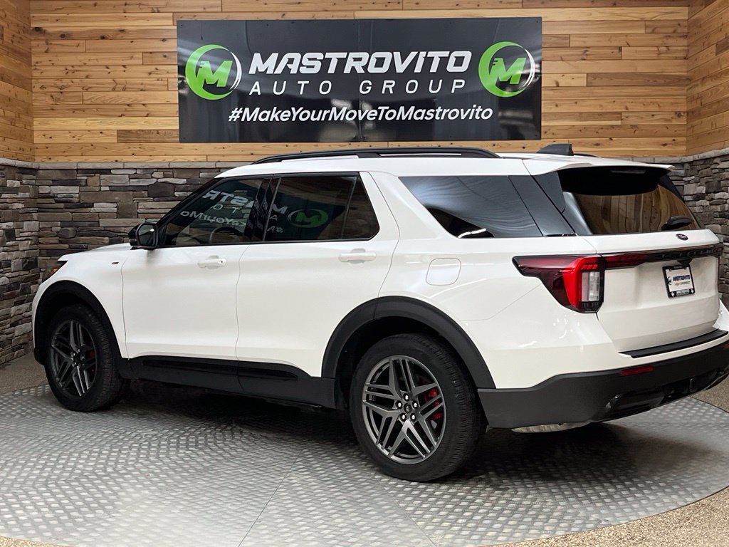 Used 2025 Ford Explorer ST-Line w/ Premium Package AWD/4WD image 12