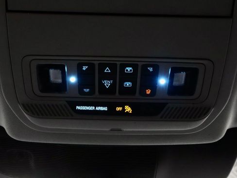Used 2023 Ford Explorer XLT w/ Equipment Group 202A AWD/4WD image 33