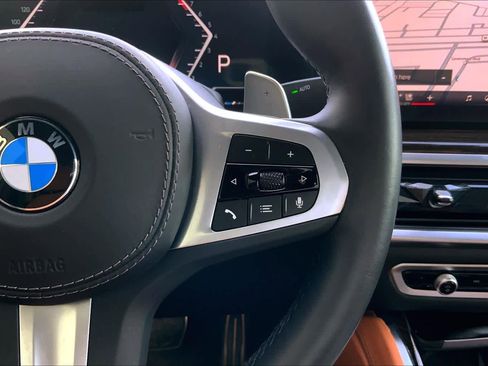 Certified 2025 BMW X6 xDrive40i image 17