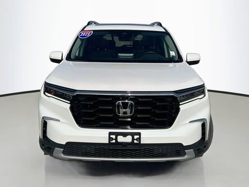 Used 2025 Honda Pilot Elite image 3