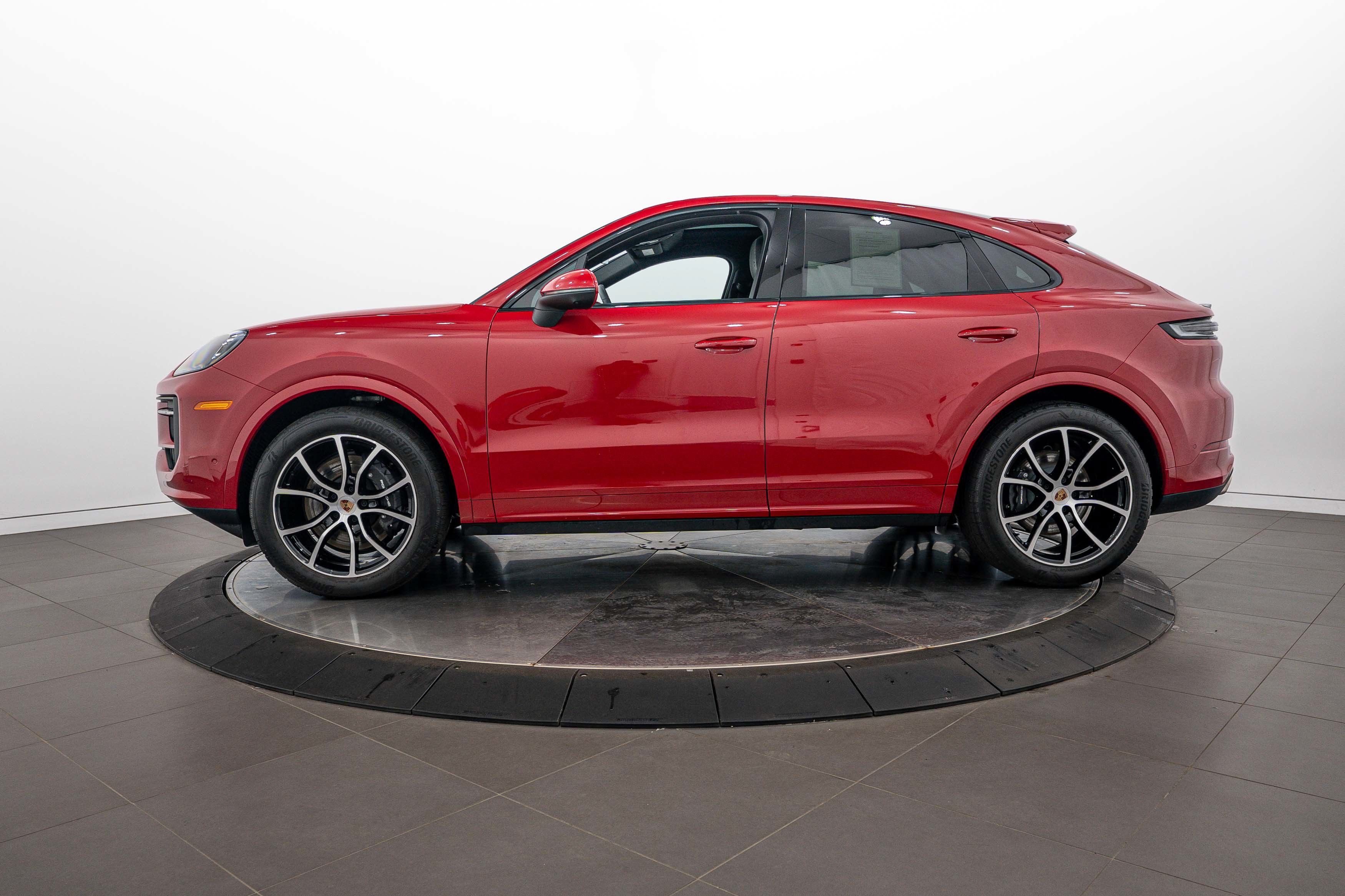 Certified 2026 Porsche Cayenne Coupe AWD/4WD image 2