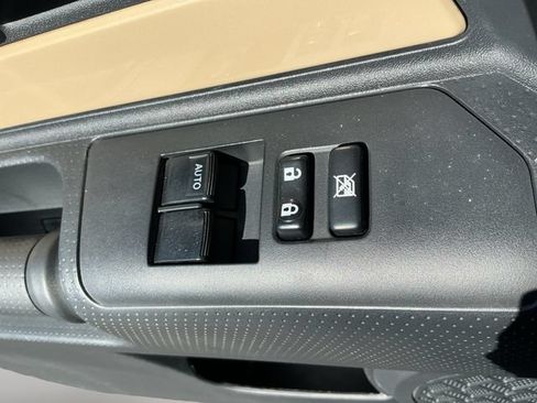 Used 2013 Toyota FJ Cruiser 4WD w/ Upgrade Pkg image 12