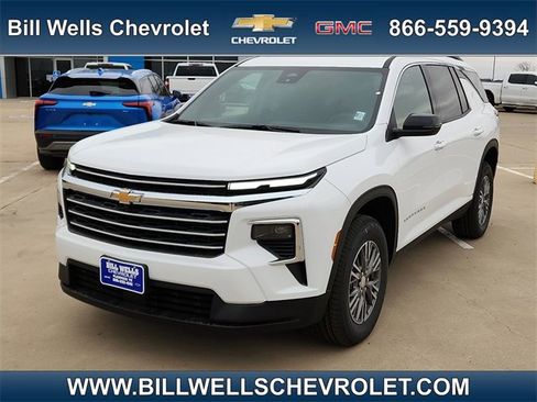 New 2026 Chevrolet Traverse LT image 1